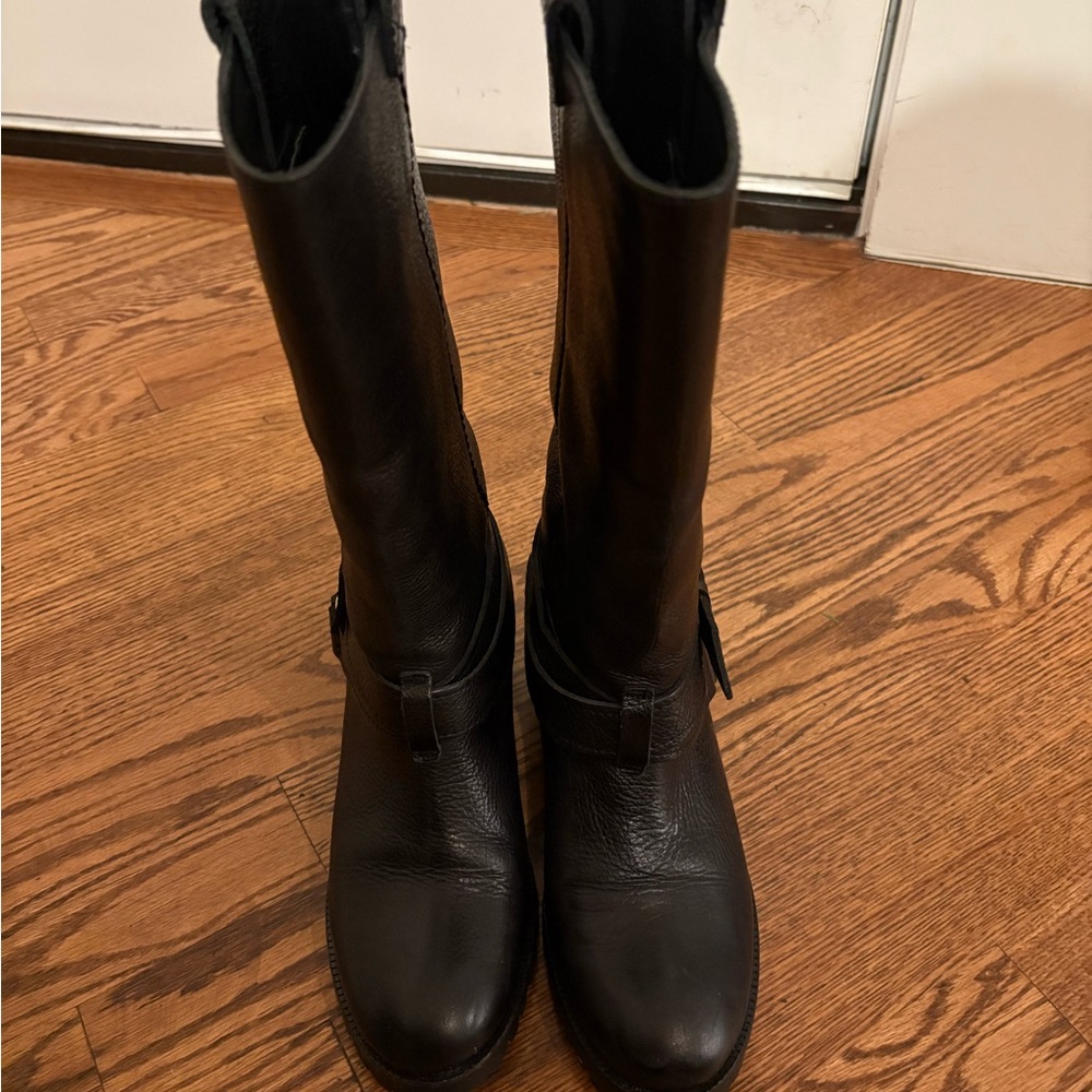 Black Boots with Smooth Leather Texture